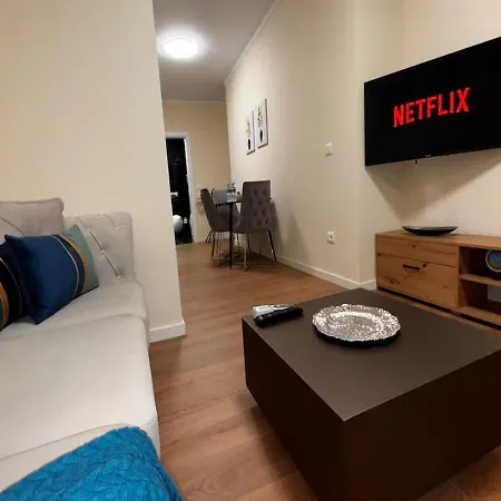 Апартаменты Fancy Тирана